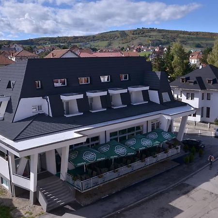 Hotel Lane Сьєниця Екстер'єр фото