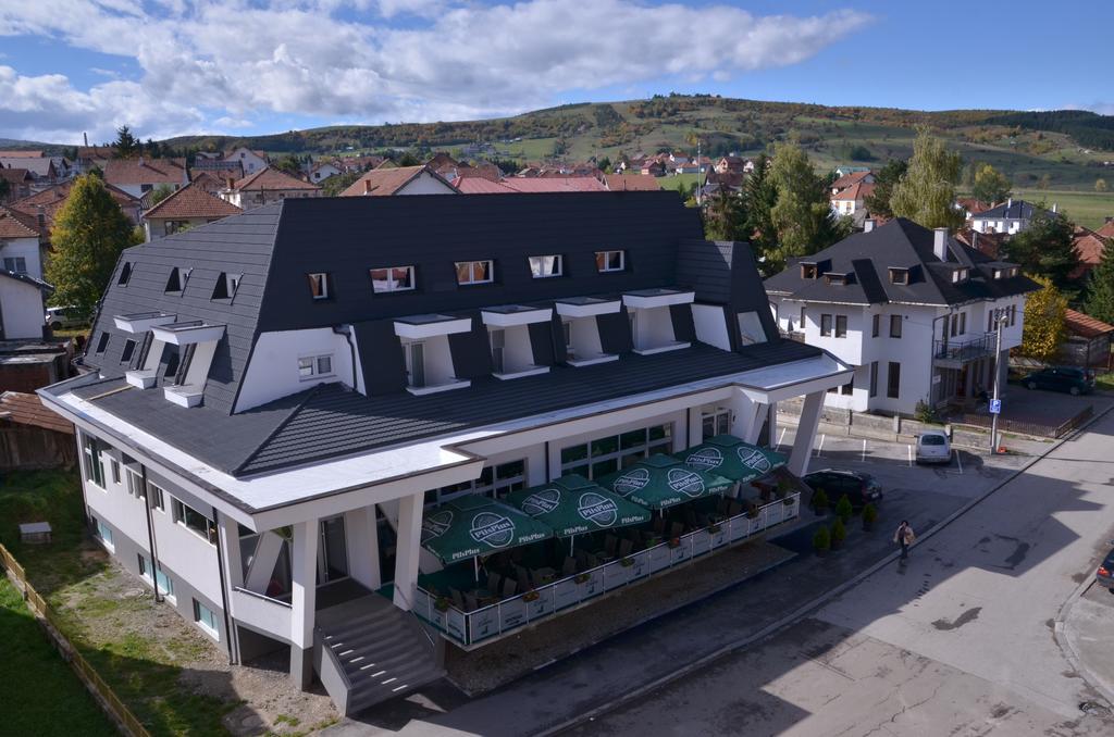Hotel Lane Сьєниця Екстер'єр фото