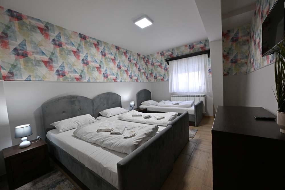 Hotel Lane Сьєниця Екстер'єр фото
