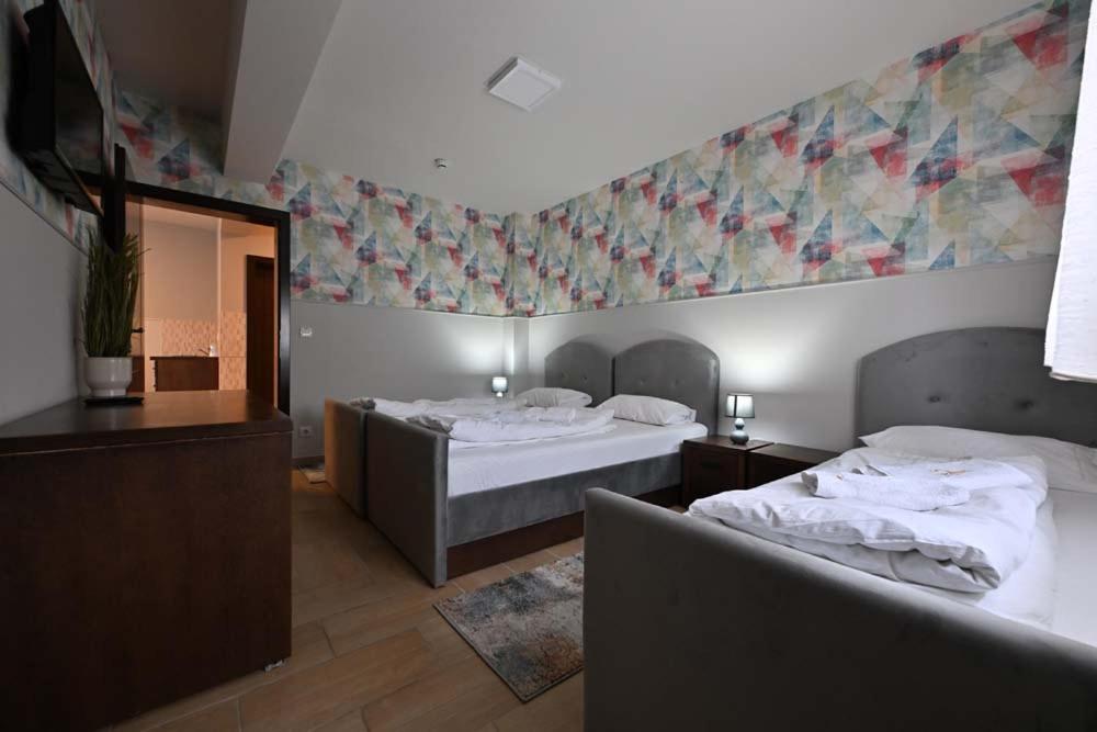 Hotel Lane Сьєниця Екстер'єр фото
