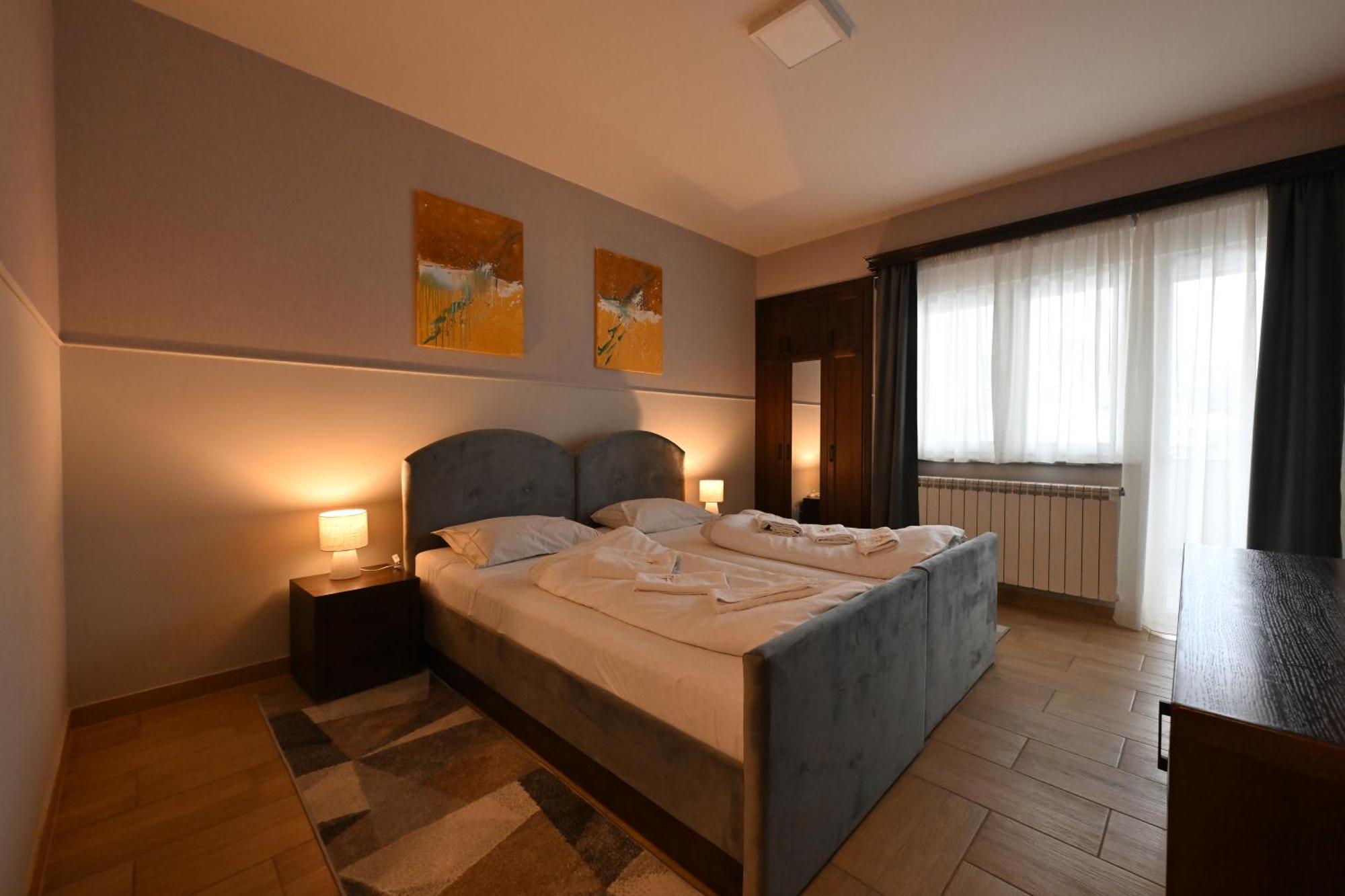 Hotel Lane Сьєниця Екстер'єр фото