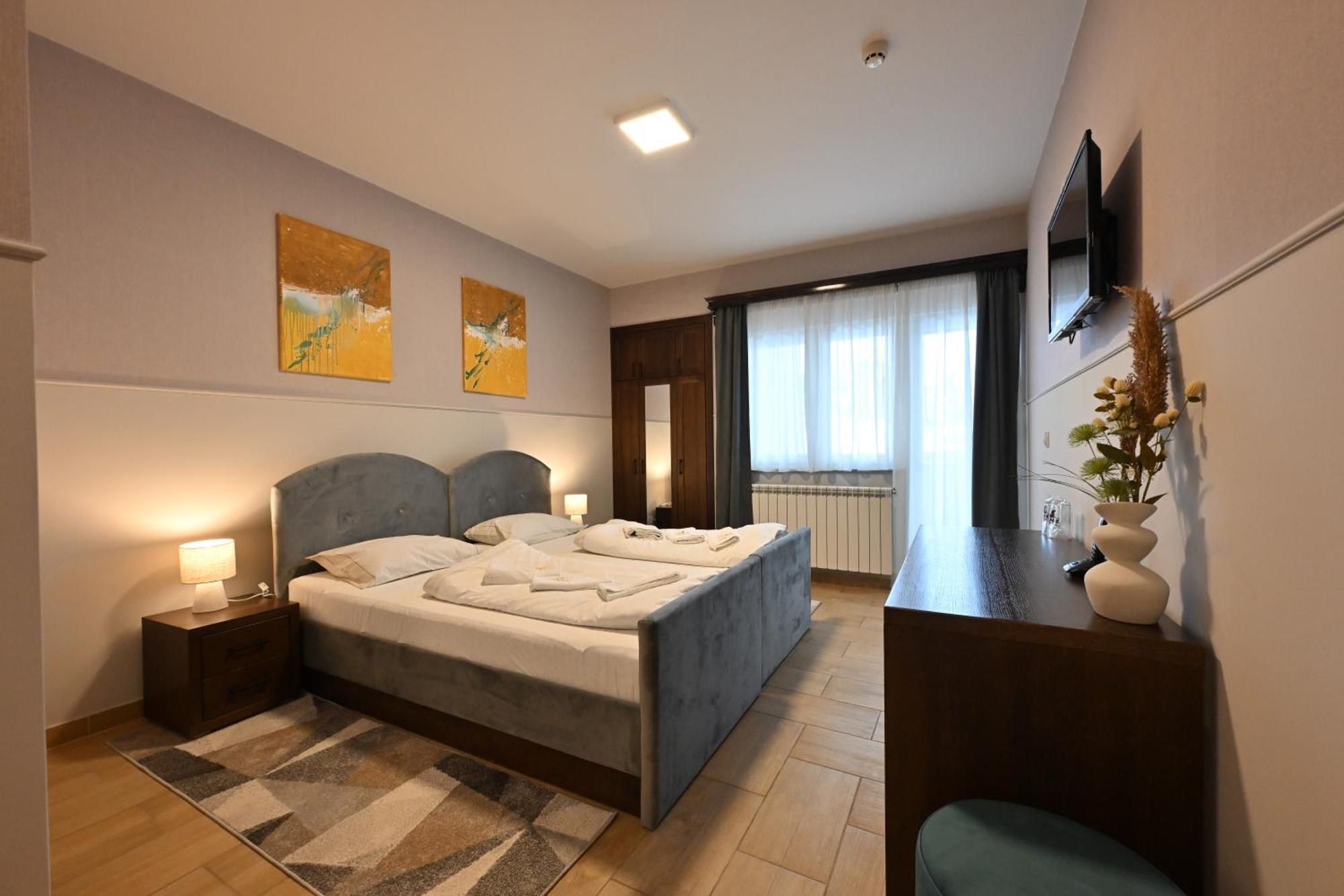 Hotel Lane Сьєниця Екстер'єр фото