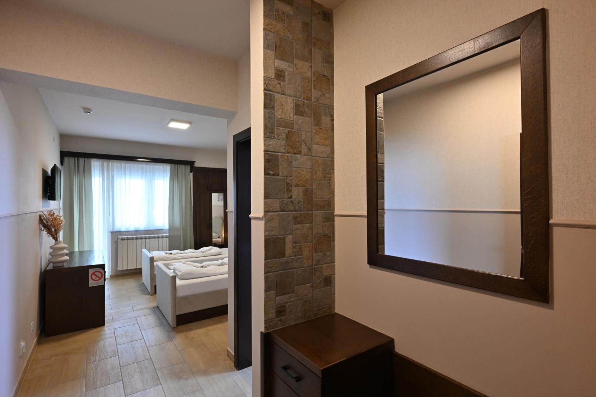 Hotel Lane Сьєниця Екстер'єр фото