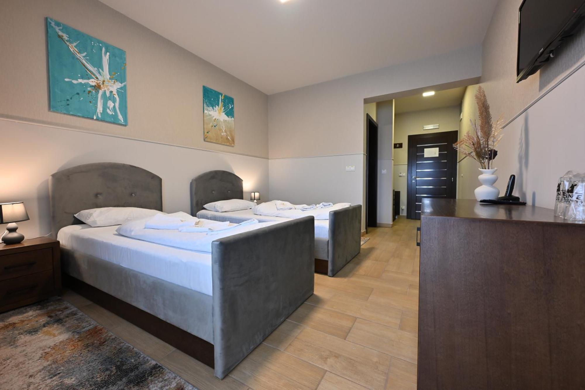 Hotel Lane Сьєниця Екстер'єр фото