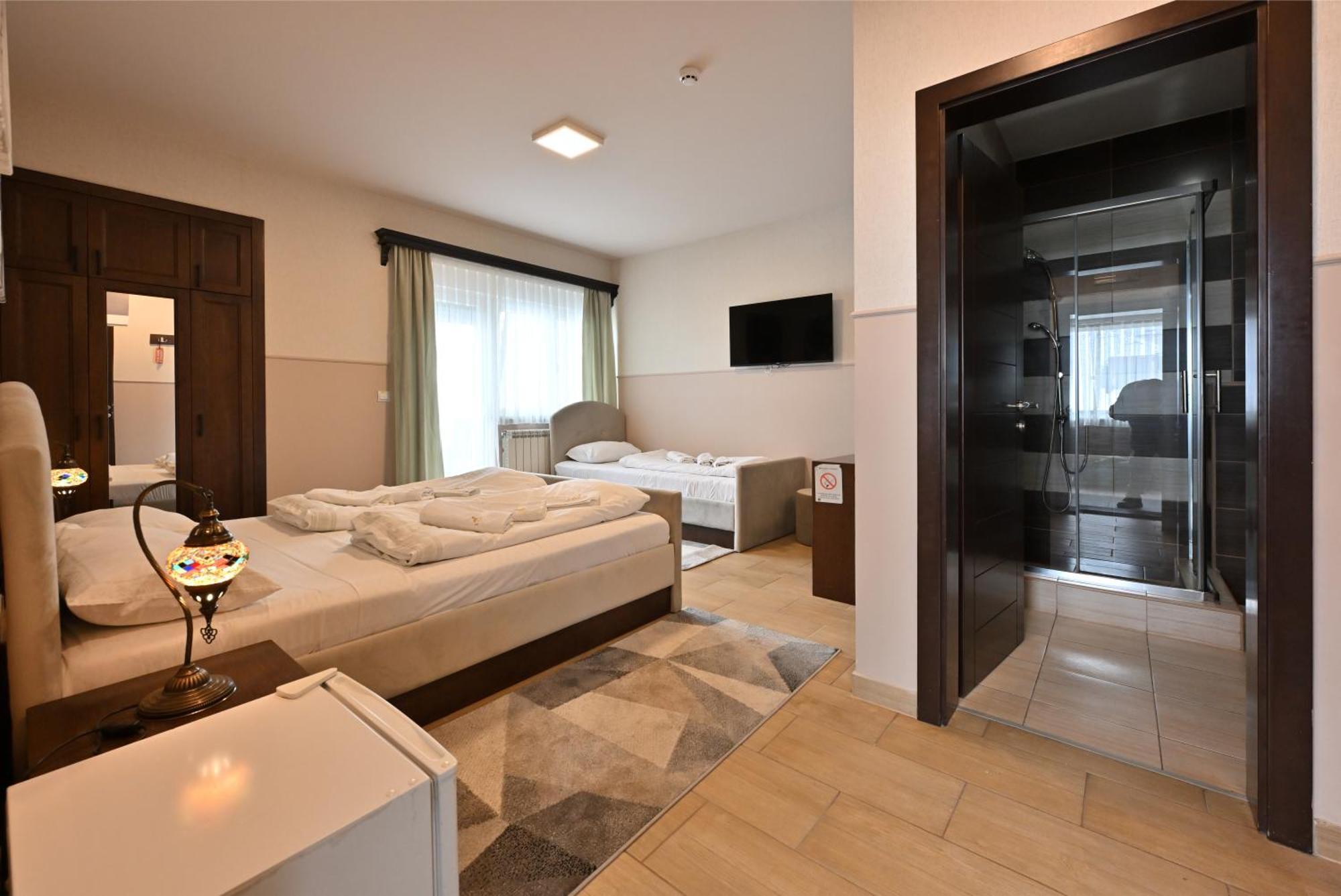 Hotel Lane Сьєниця Екстер'єр фото