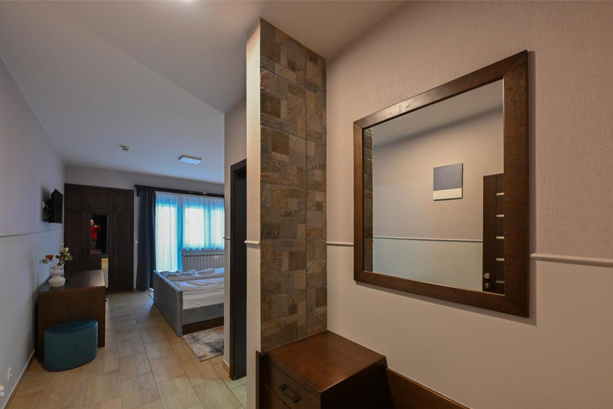 Hotel Lane Сьєниця Екстер'єр фото