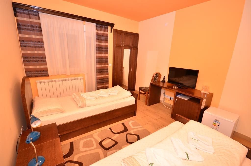 Hotel Lane Сьєниця Екстер'єр фото